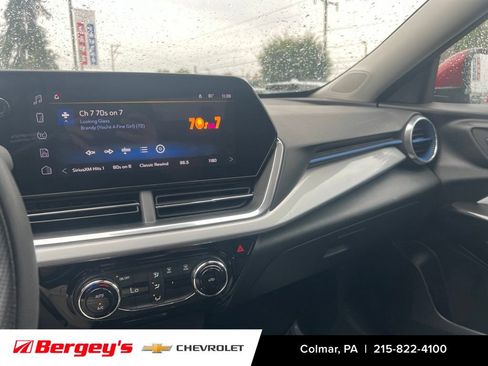 Certified 2024 Chevrolet Trax LT FWD image 11