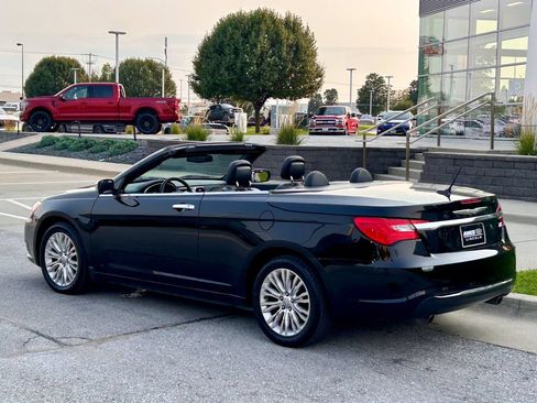 Used 2011 Chrysler 200 Limited FWD image 6