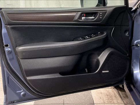 Used 2016 Subaru Legacy 3.6R Limited image 9