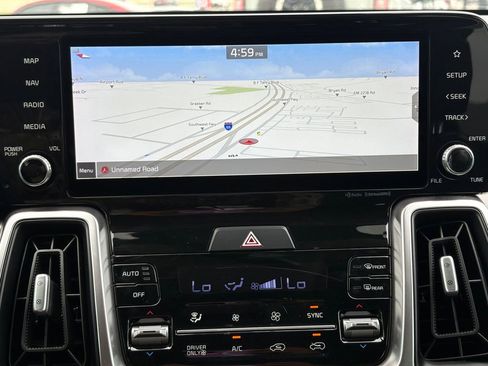 Used 2022 Kia Sorento S FWD image 27