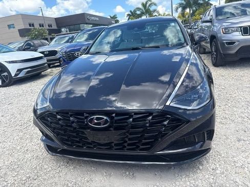 Used 2023 Hyundai Sonata SEL w/ Preferred Accessory Package FWD image 2