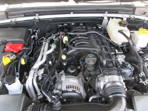 Used 2023 Jeep Gladiator Sport AWD/4WD image 24