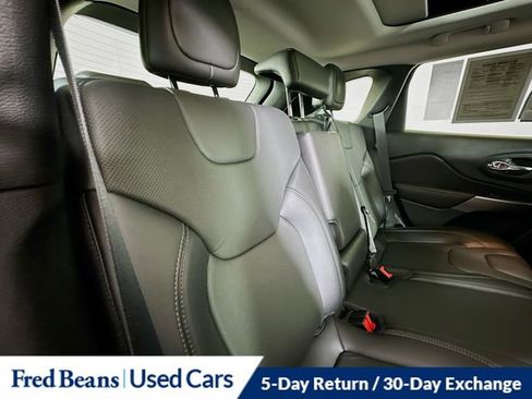 Used 2021 Jeep Cherokee Limited image 29