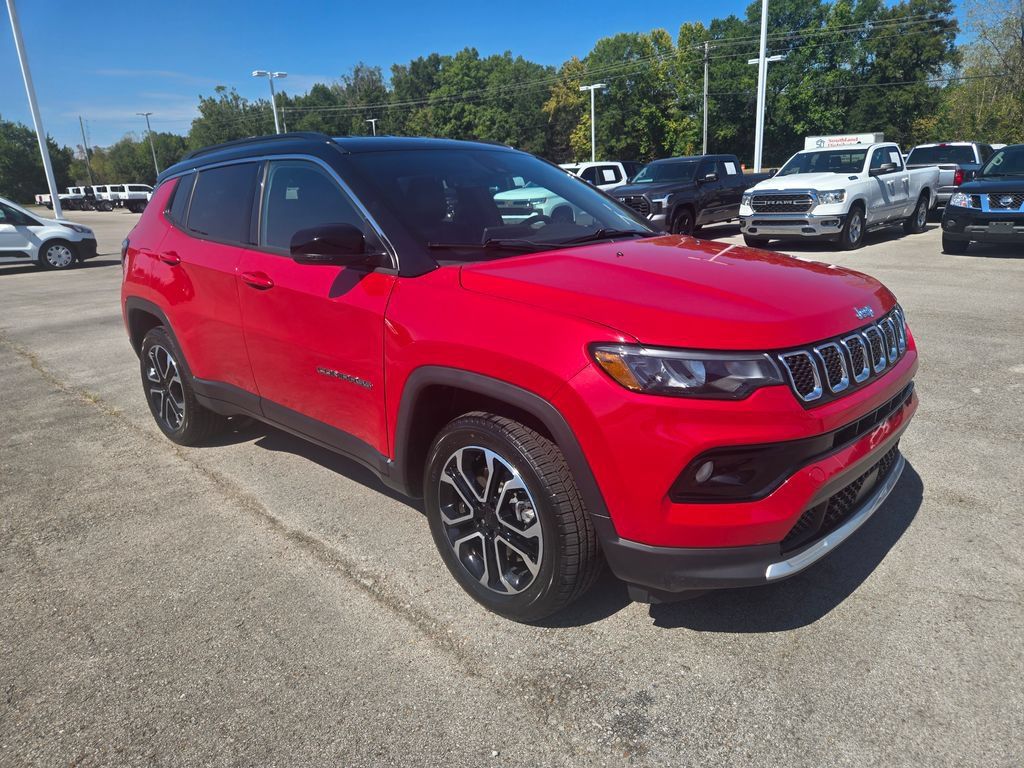 Used 2024 Jeep Compass Limited AWD/4WD image 2