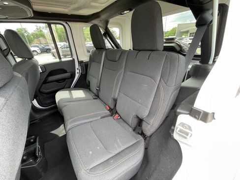 Certified 2025 Jeep Wrangler Unlimited Sahara AWD/4WD image 37