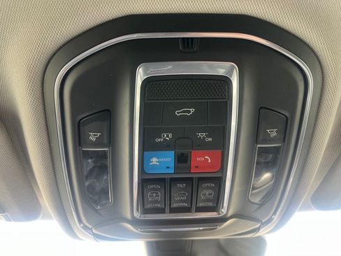 Used 2021 Jeep Grand Cherokee L Limited AWD/4WD image 36