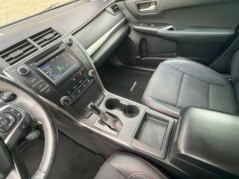 Used 2015 Toyota Camry SE FWD image 26