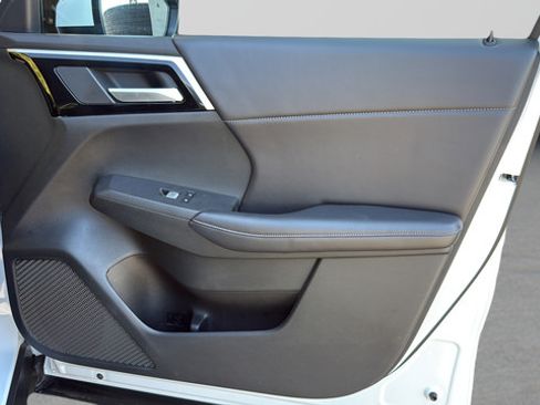 Used 2023 Mitsubishi Outlander SE FWD image 23