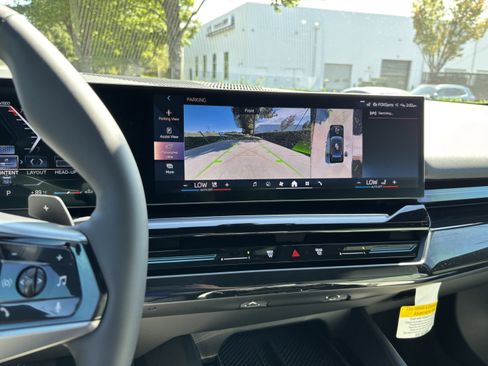 Certified 2025 BMW 530i xDrive w/ Premium Package image 30