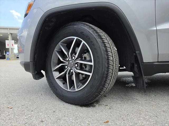 Certified 2020 Jeep Grand Cherokee Limited w/ Luxury Group II AWD/4WD image 37