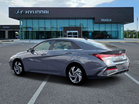 New 2026 Hyundai Elantra Limited FWD image 23