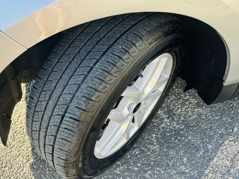 Used 2024 Ford Edge SEL image 20