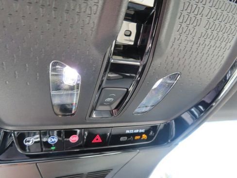 Used 2024 Cadillac Lyriq Sport RWD image 39