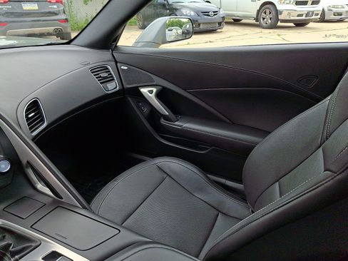 Used 2016 Chevrolet Corvette Stingray Coupe RWD image 16