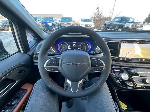 New 2026 Chrysler Pacifica Pinnacle w/ Trailer Tow Group image 24