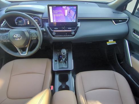 Used 2026 Toyota Corolla Cross XLE FWD image 11