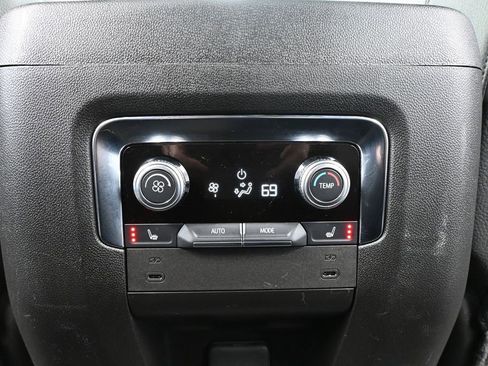 Used 2025 GMC Yukon XL Denali AWD/4WD image 46