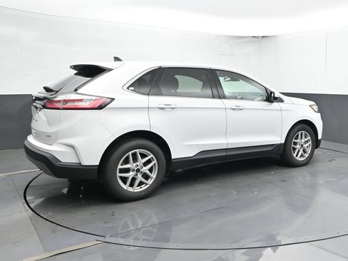 Used 2024 Ford Edge SEL AWD/4WD image 3