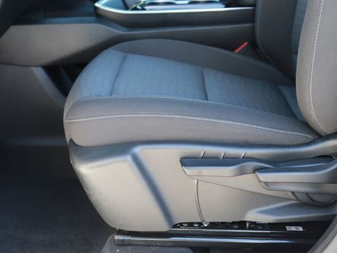 Used 2025 Chevrolet Equinox LT image 10