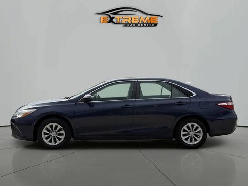 Used 2015 Toyota Camry LE FWD image 3