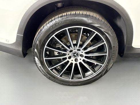 Used 2022 Mercedes-Benz GLC 300 w/ AMG Line image 33