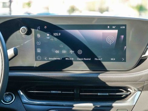 Used 2026 Buick Envista Preferred image 13