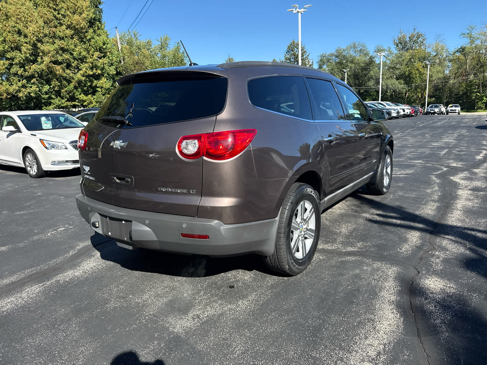 Used 2009 Chevrolet Traverse LT FWD image 3