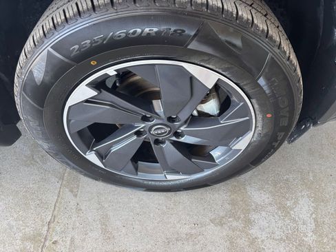 Used 2025 Nissan Rogue SV image 32