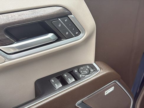 Used 2022 Chevrolet Silverado 1500 LTZ w/ Technology Package image 9