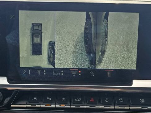 Certified 2024 Chevrolet Silverado 1500 LT Trail Boss w/ LT Trail Boss Premium Package AWD/4WD image 33