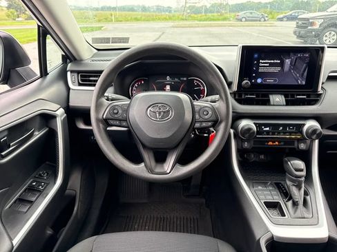 Used 2024 Toyota RAV4 LE AWD/4WD image 18