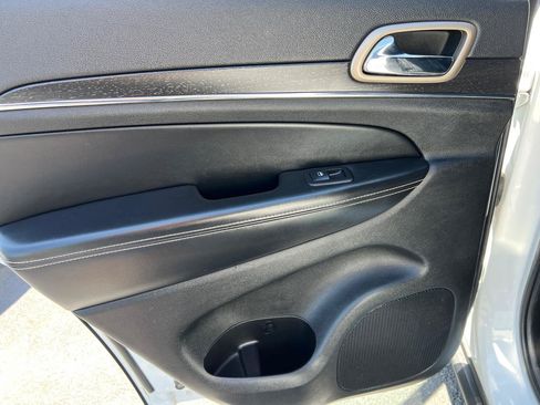 Used 2015 Jeep Grand Cherokee Limited AWD/4WD image 26