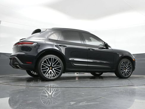 Used 2022 Porsche Macan AWD/4WD image 39