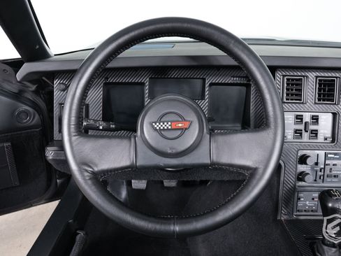 Used 1987 Chevrolet Corvette 2dr Convertible image 18