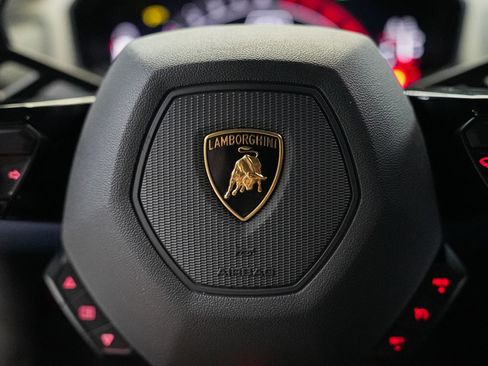 Used 2023 Lamborghini Huracan Tecnica RWD image 38