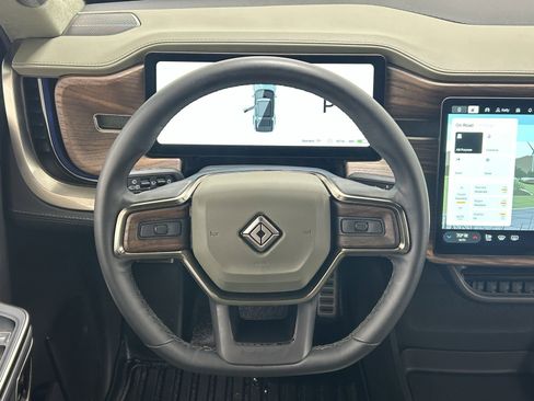 Used 2023 Rivian R1S Adventure image 14