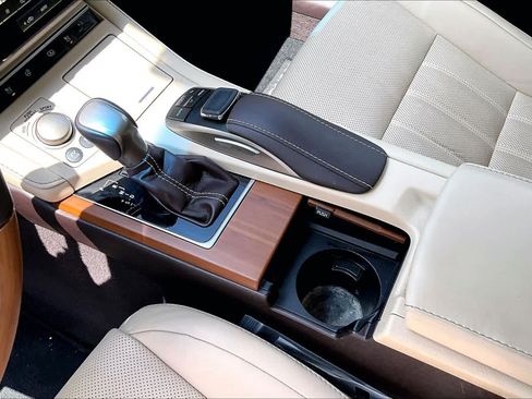 Used 2018 Lexus ES 300h w/ Luxury Package FWD image 15