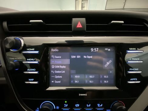 Used 2020 Toyota Camry LE FWD image 16