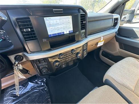 New 2025 Ford F350 XLT image 19