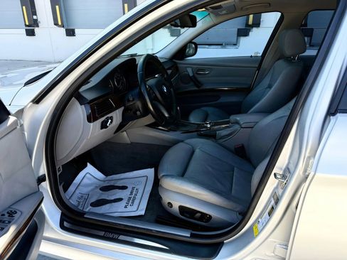 Used 2010 BMW 335i Sedan RWD image 9