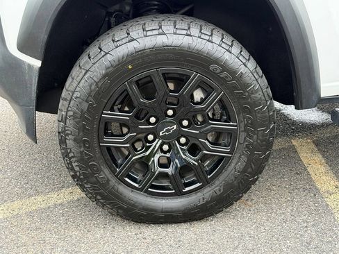 Used 2024 Chevrolet Colorado Trail Boss w/ Technology Package AWD/4WD image 20