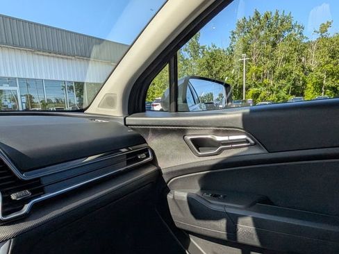 Used 2025 Kia Sportage LX AWD/4WD image 33