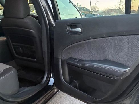 Used 2016 Dodge Charger SE w/ Blacktop Package image 19