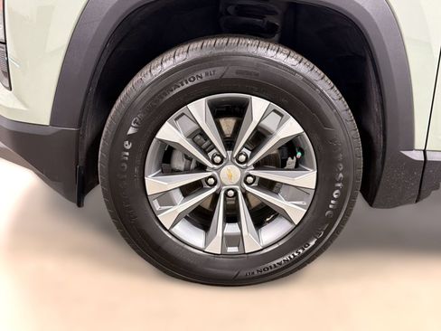 Used 2025 Chevrolet Equinox LT w/ Convenience Package II FWD image 11