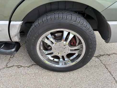 Used 2003 Ford Expedition XLT RWD image 16