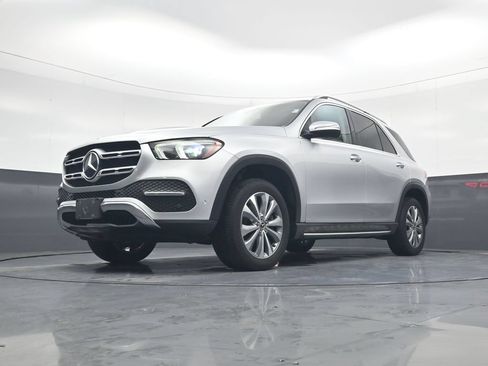 Used 2020 Mercedes-Benz GLE 350 4MATIC w/ Premium Package image 16