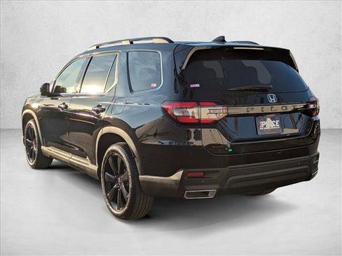 Used 2025 Honda Pilot Black Edition image 8