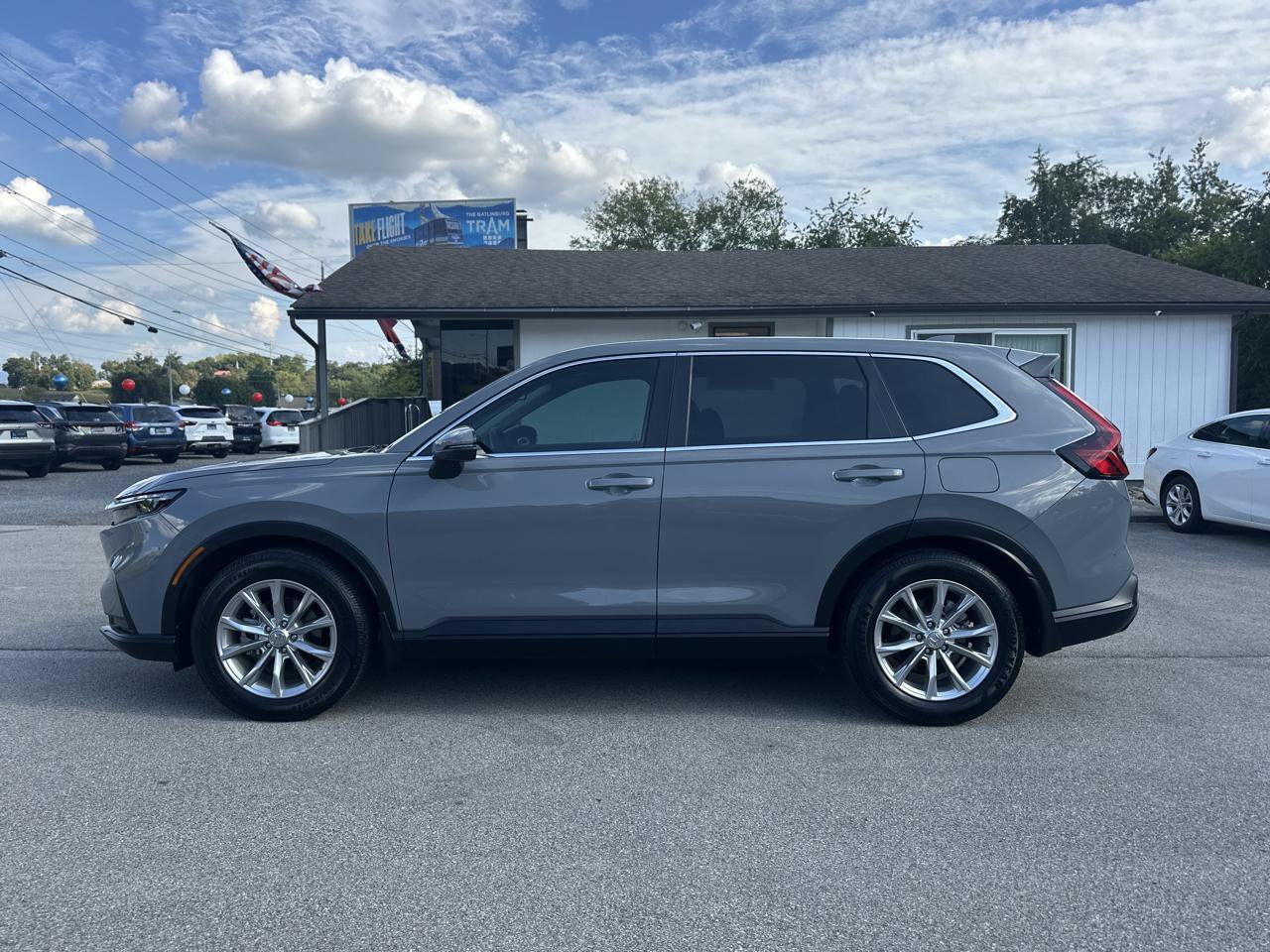 Used 2024 Honda CR-V EX image 9