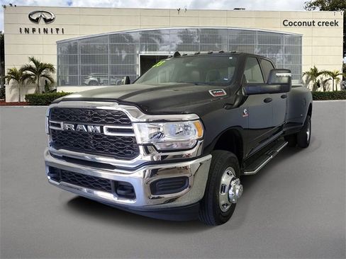 Used 2023 RAM 3500 Tradesman w/ Chrome Appearance Group image 3