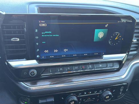 Used 2025 Chevrolet Silverado 1500 LT image 25